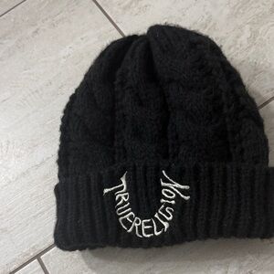 True Religion Black Cable Knit Beanie..ladies ..heavy fleece lined in black